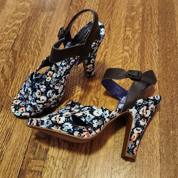 ✨NIB Anthropologie Due Farina Bellina Flower Printed Fabric & Leather Heel Pumps - Picture 1 of 7